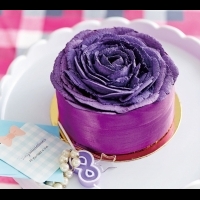 每個人都能做出擠花蛋糕喔！【紫薯玫瑰蛋糕】簡單好吃的蛋糕體 + 擠花裝飾技法，美到都捨不得吃了！