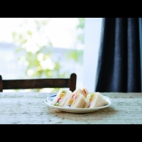 當季水蜜桃以及櫻桃的誘惑，打造【水果卡士達三明治】夏日輕食新提案，每天都擁有自己的小確幸！