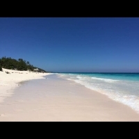 百慕達島~飛過去才不會消失呢！美妙的無敵海景錯過就太可惜了~夏天啊…沙灘