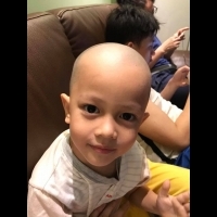 中視主播洪怡惠4歲兒子竟然自己拿起剪刀,剪了個大光頭!「一句話」讓她與老公大傻眼...