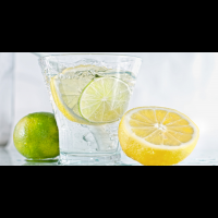幫助肝臟燃燒脂肪、運動效果提升30%：「檸檬水」這時間喝效果最好！