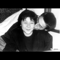 看完梁家輝對老婆的好,才知道男人之間的差距有多大!