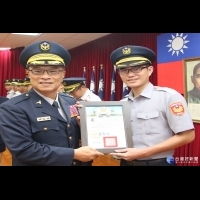台南市警局表揚員警好人好事　11位員警陞職授階