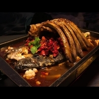 【試吃筆記】在海底世界的夜店裡　吃香辣重慶烤魚