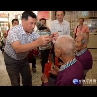 感受長輩活力　投縣副縣長訪視東光社區百歲人瑞