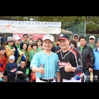 亞洲盃長青軟式棒球錦標賽　藝人彭恰恰身披戰袍上場比賽
