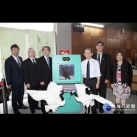 日本國家天然紀念物　「阿寒湖毬藻」到台北動物園和丹頂鶴作伴