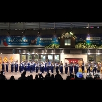 嘉管節泰國踩街團隊快閃臺北101　讓民眾享受震撼的音樂饗宴
