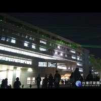 竹市最大3D光雕　點亮交大校園夜空