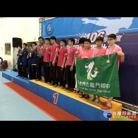 台北市中運泳賽首日　王冠閎、洪潔瑜破大會紀錄