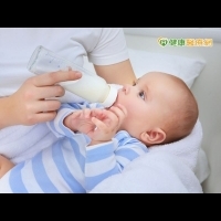 寶寶喝母奶　需補充維生素D