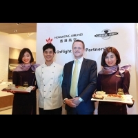 香港航空與星級名廚蔡家富先生攜手合作 呈獻全新商務艙餐膳體驗