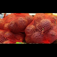 北市衛生局抽檢生鮮蔬果　家樂福便利購百香果、敏豆農藥超標下架