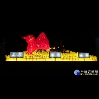 日本千葉縣參訪台灣燈會　送張花冠雕刻藍腹鷴