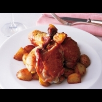法式料理魂上身 ！在家輕鬆做出《香煎雞腿肉》，一道簡單卻又不簡單的料理上菜囉～