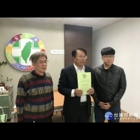 只求為在地付出　顏純左登記參選台南市議員 