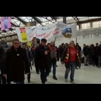 不滿馬克宏大砍勞權 法國國鐵大罷工