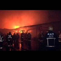 油墨工廠深夜大火 300坪廠房燒毀