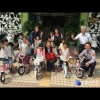 南市議員王家貞媒合善心老闆　捐贈愛心腳踏車給幼兒園學童