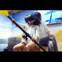 連假「智慧科技遊」！親子齊體驗VR划船好好玩