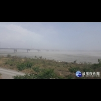 高屏溪河川揚塵　屏縣沿岸6村落受影響