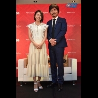 竹內結子與小澤征悅抵台為HBO Asia首部日文原創影集《神探夏洛克小姐》宣傳造勢