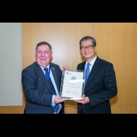 英國皇家特許管理會計師公會頒發榮譽予香港特別行政區政府財政司司長陳茂波