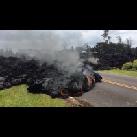夏威夷火山持續噴發 大量焦黑岩漿燒毀民宅