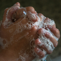 腸病毒疫情升溫，勤洗手、定期消毒是預防關鍵！