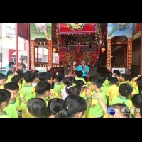 探訪西港香　幼兒園小朋友領平安符