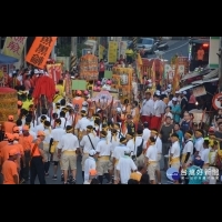 「請媽祖」儀式圓滿完成　西港香頭日香神轎陣頭萬頭鑽動
