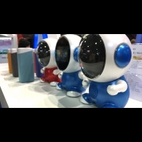 Computex 2018：威剛打造比手機更聰明的 AROBOT 「 萌啵啵、萌咘咘機器人 」