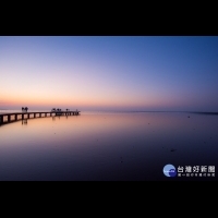 全台灣最美的海岸線　高美濕地遊客服務中心試營運