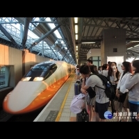 台灣高鐵第5億旅客太幸運　通包頭獎、二獎　獲無限搭乘紀念年票