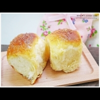 影/【麵包機食譜】不加一滴水。會拉絲的牛奶小餐包(圖文步驟版)...