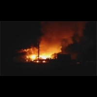 陣陣濃煙！嘉義木材廠陷火海 出動14輛消防車救援