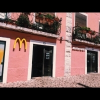 什麼，居然還有粉紅色的麥當勞！一次搜羅散落全球的9個粉嫩聖地～少女心都炸裂了！