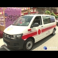 救護工作刻不容緩　竹蓮寺捐贈救護車
