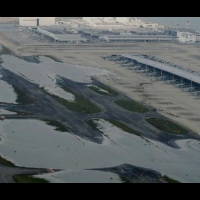 日本最近的自然災難告訴我們，大機場靠近海平面會造成什麼樣的後果？