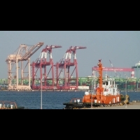 中國國有最大貨櫃航運商中遠併香港東方海外，疑繞道入主台灣碼頭