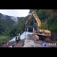 拉拉山神木區入口道路坍方　預計10日內搶通