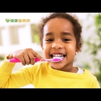口腔保健從小紮根　國小學童潔牙觀摩