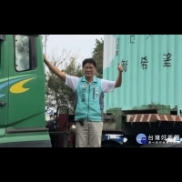 貨櫃宣傳車為行動競選總部　博士生范文鴻翻轉議員選戰
