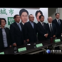 黃偉哲再公布10位小內閣名單　代理市長李孟諺回任秘書長