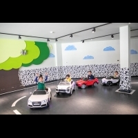 「兒童跑車遊戲室」太吸睛　大人玩心小孩玩興的親子旅店
