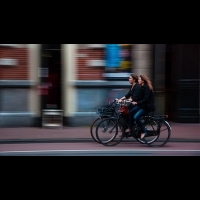 荷蘭，付錢讓國民騎腳踏車
