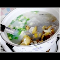 【食補】增強免疫力湯&保肝湯品!簡單步驟製作「蒜頭蜆湯」 (超簡單清湯x營養價值高)