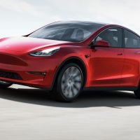 Tesla Model Y平價電動休旅車發表：120萬元、續航力482公里、7人座