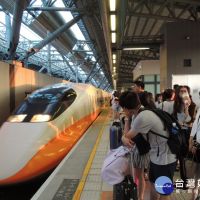 台灣高鐵購票服務更貼心 敬老、愛心票即日起新增手機、自動售票機取票服務