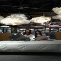 智能選枕加上沙發雲端空間體驗   居家賣場變好玩